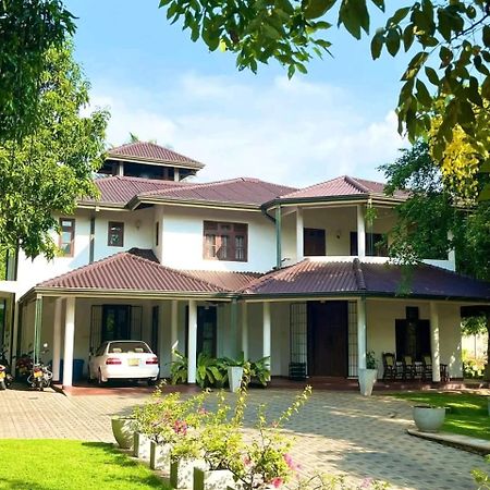 Golden Residence Anuradhapura Exterior foto