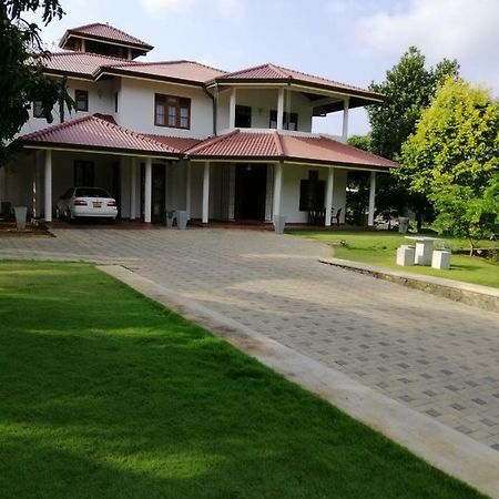 Golden Residence Anuradhapura Exterior foto