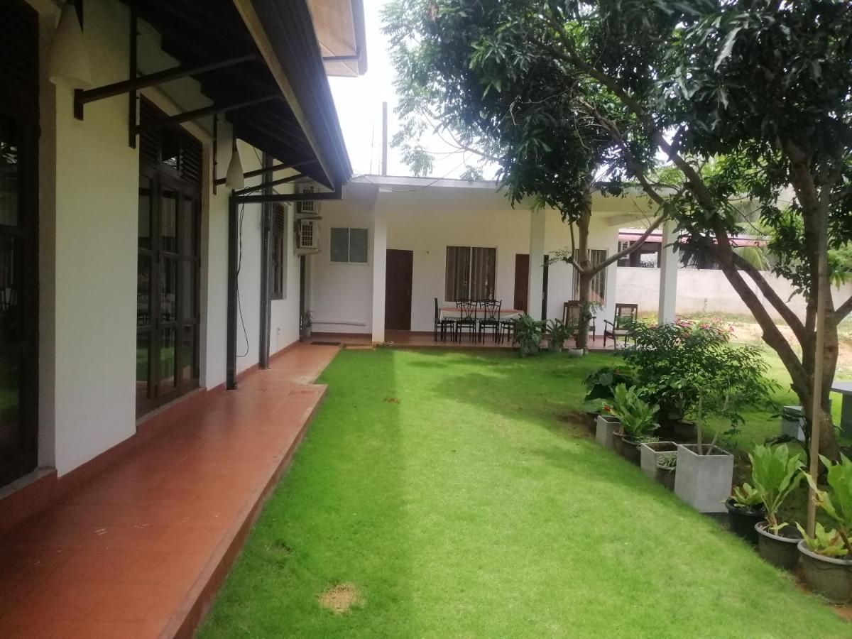 Golden Residence Anuradhapura Exterior foto