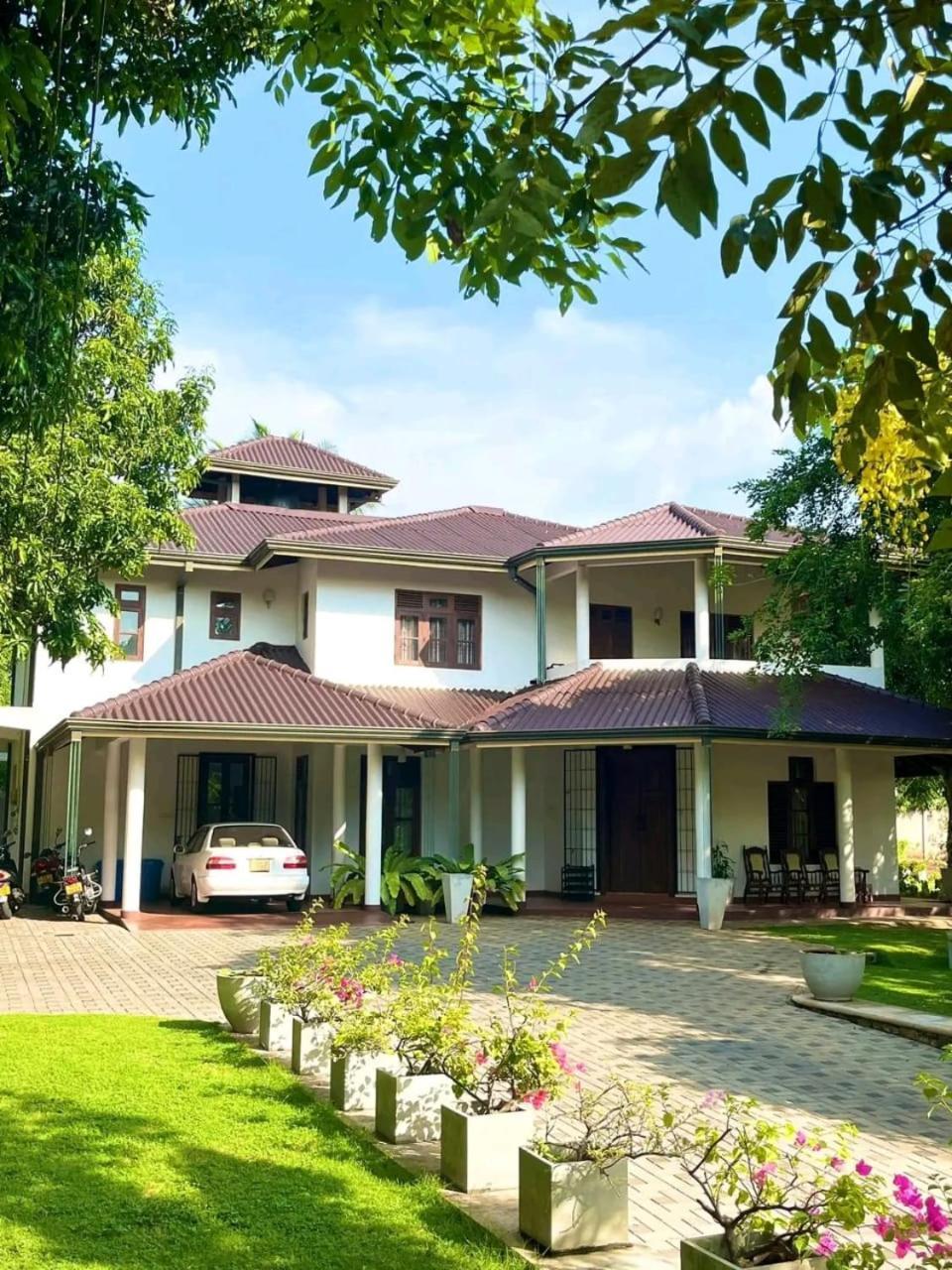 Golden Residence Anuradhapura Exterior foto