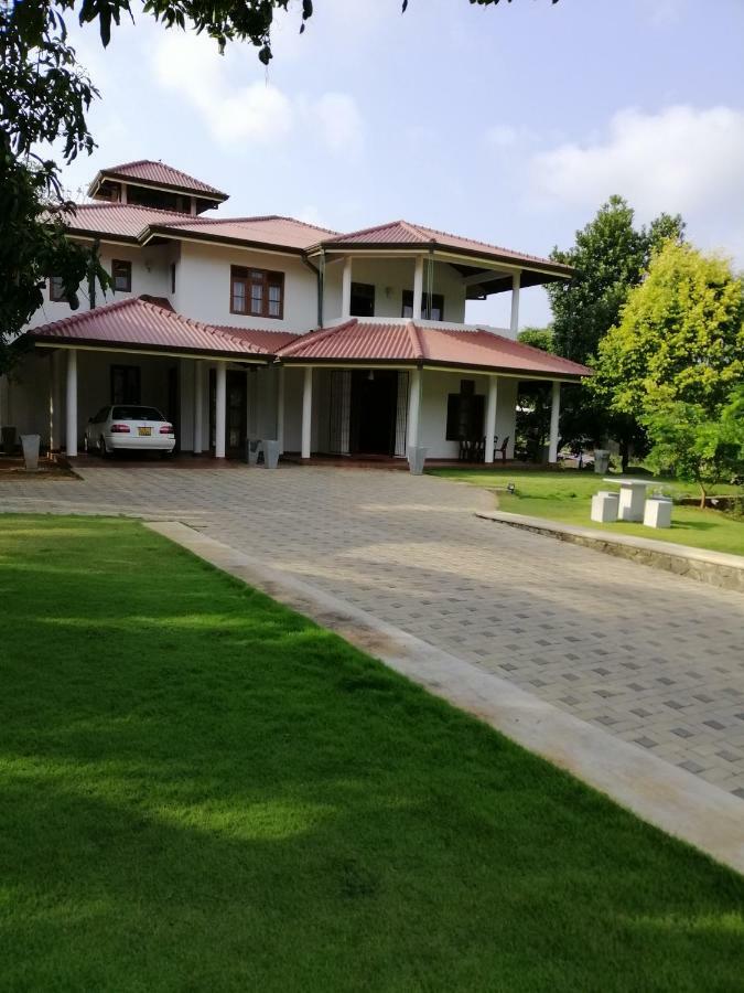 Golden Residence Anuradhapura Exterior foto